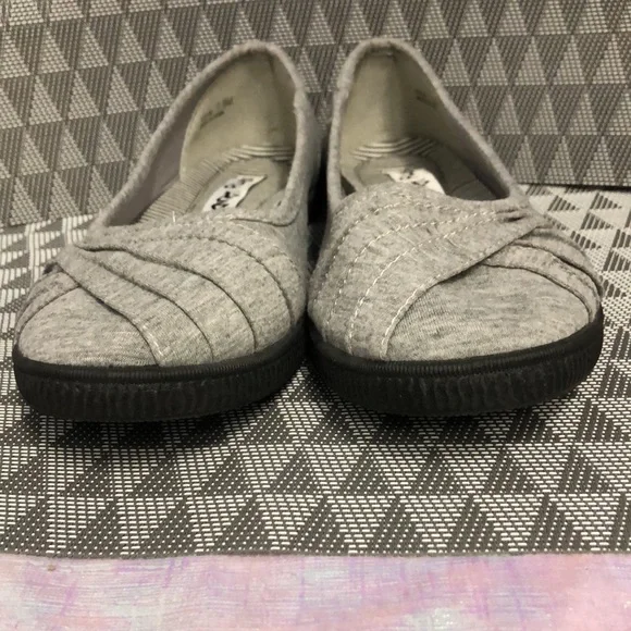 Ladies Dirty Laundry Grey Flats - Picture 8 of 11